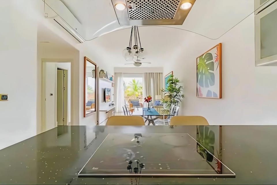 Kitchen or kitchenette, Living room, Dining area