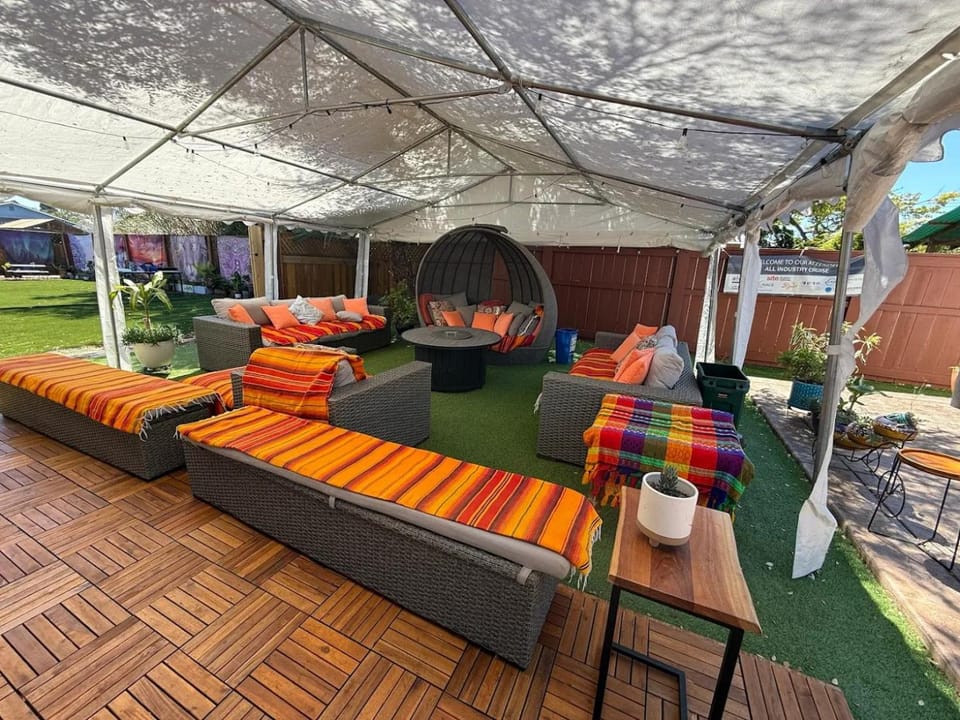 Patio, Garden, Seating area, fireplace