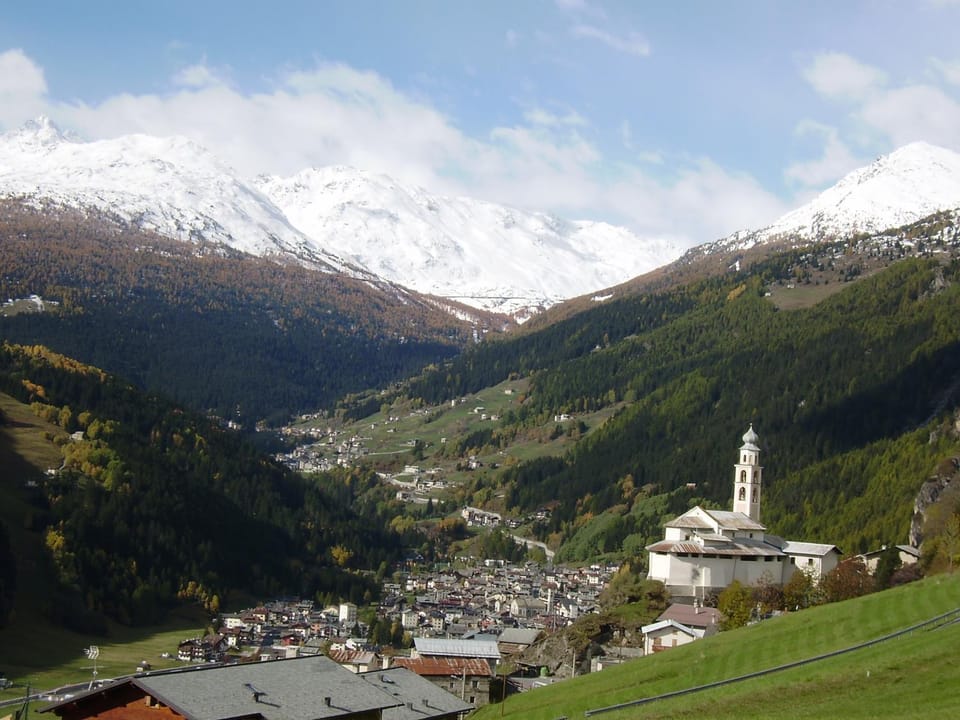 Nearby landmark, Natural landscape