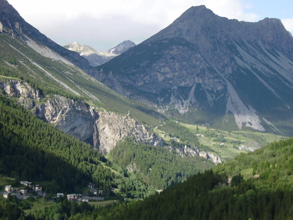 Nearby landmark, Natural landscape