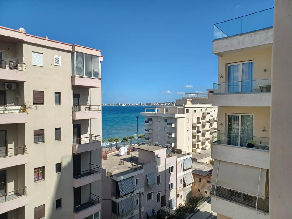 Ari Apartaments Apartment in Vlorë