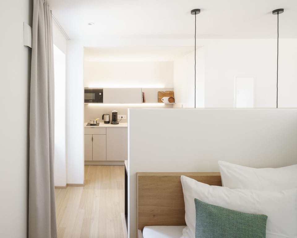 Bed, Coffee/tea facilities, Kitchen or kitchenette, Photo of the whole room, Bedroom, minibar