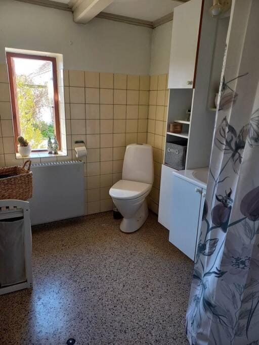 Idyllisk gård med ro, plads og havudsigt House in Region of Southern Denmark