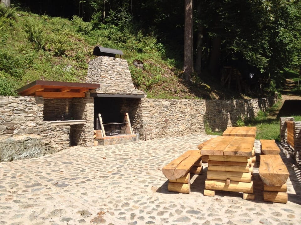 Patio, BBQ facilities
