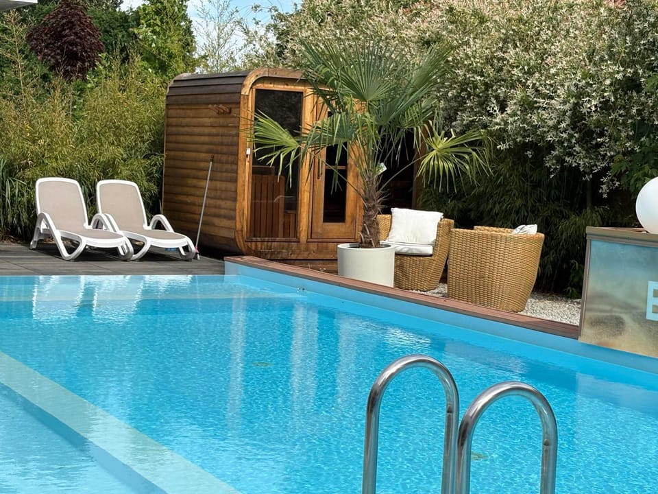 Bryza Morska Ferienhaus zur Alleinnutzung mit Swimmingpool Sauna Whirlpool und mit Garten Apartment in Swinoujscie