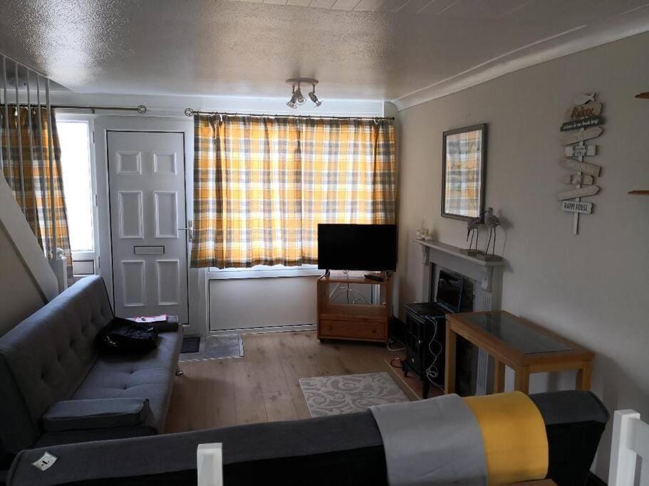 'Le Chalet II' free unlimited wifi 2 bed chalet House Apartment in Wales