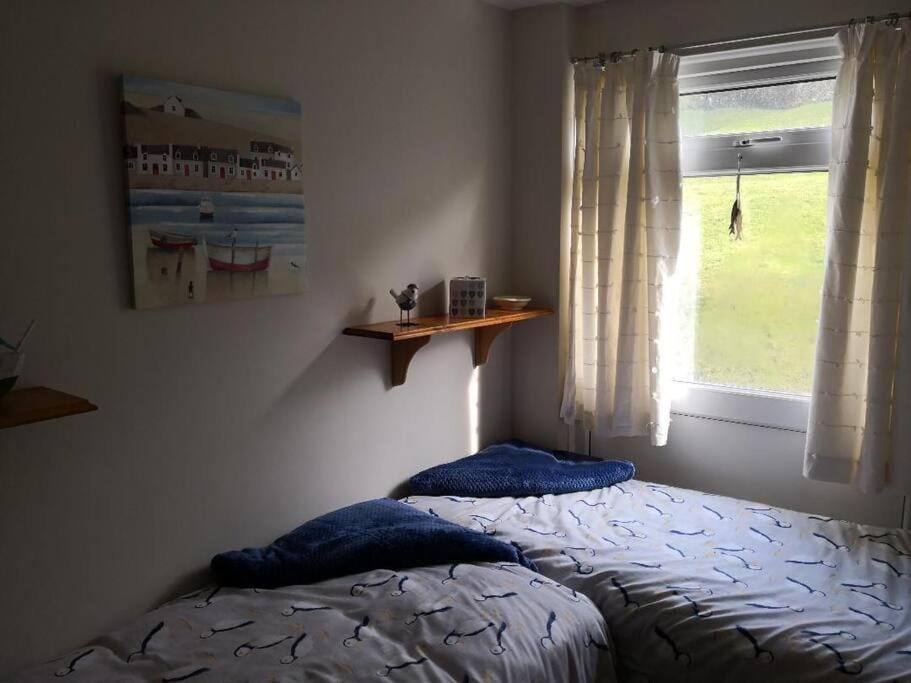 'Le Chalet II' free unlimited wifi 2 bed chalet House Apartment in Wales