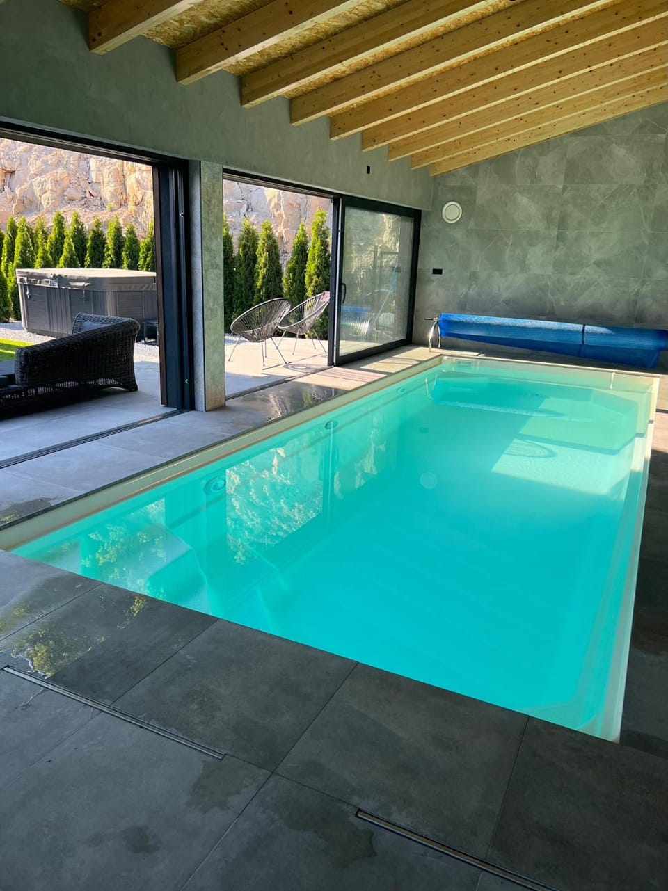 Swimming pool