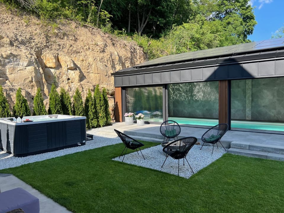 Garden, Hot Tub, Swimming pool