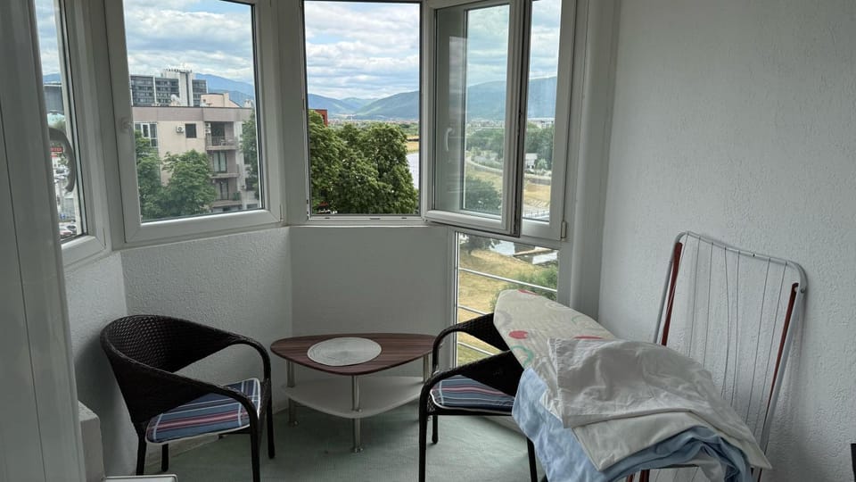 View (from property/room), Balcony/Terrace, Seating area, Mountain view
