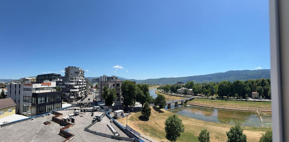 Neighbourhood, Natural landscape, Mountain view, River view, Street view, Location