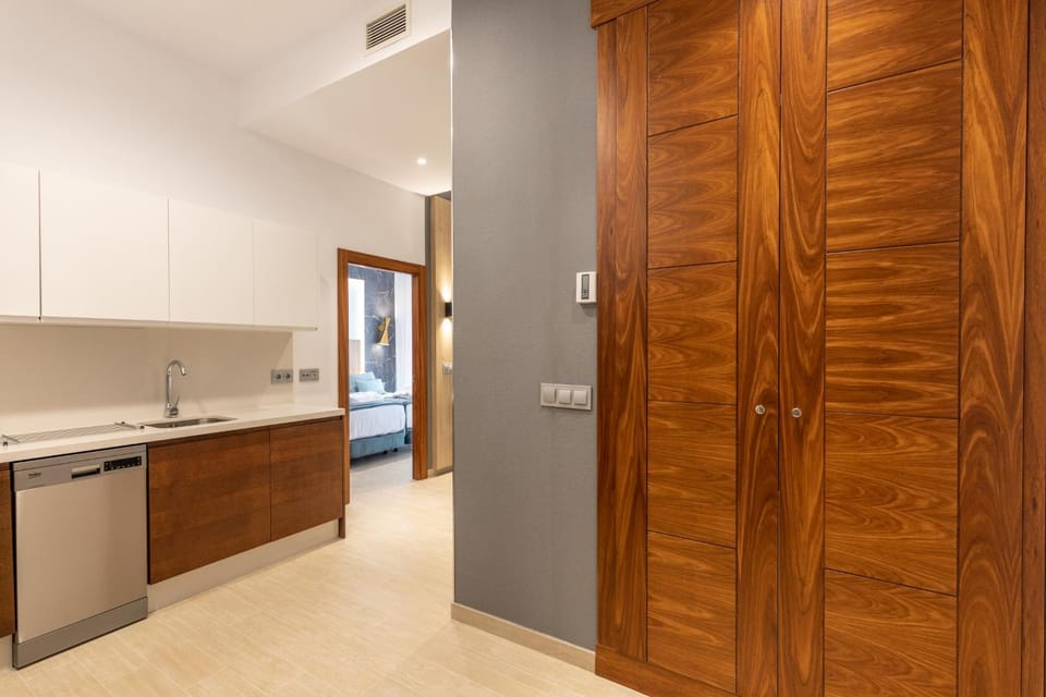 Kitchen or kitchenette