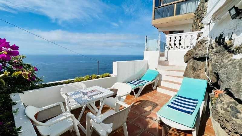 View (from property/room), Sea view, sunbed