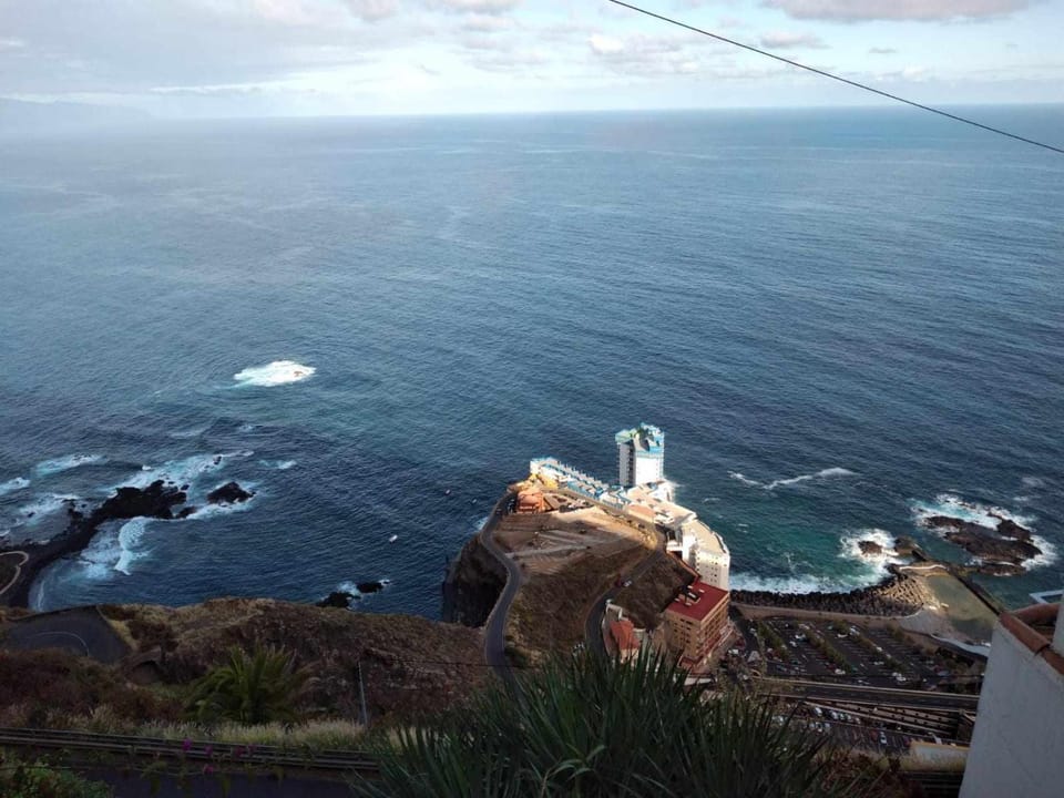 Mountain view, Sea view