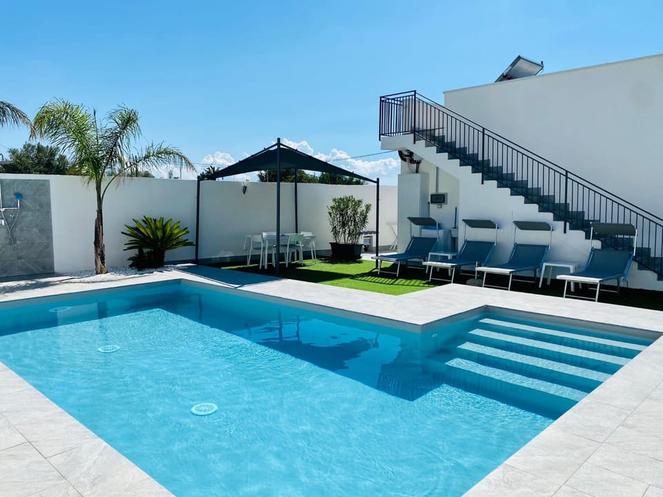 Katy's Holiday House, Private Villa and Pool Villa in Sicily