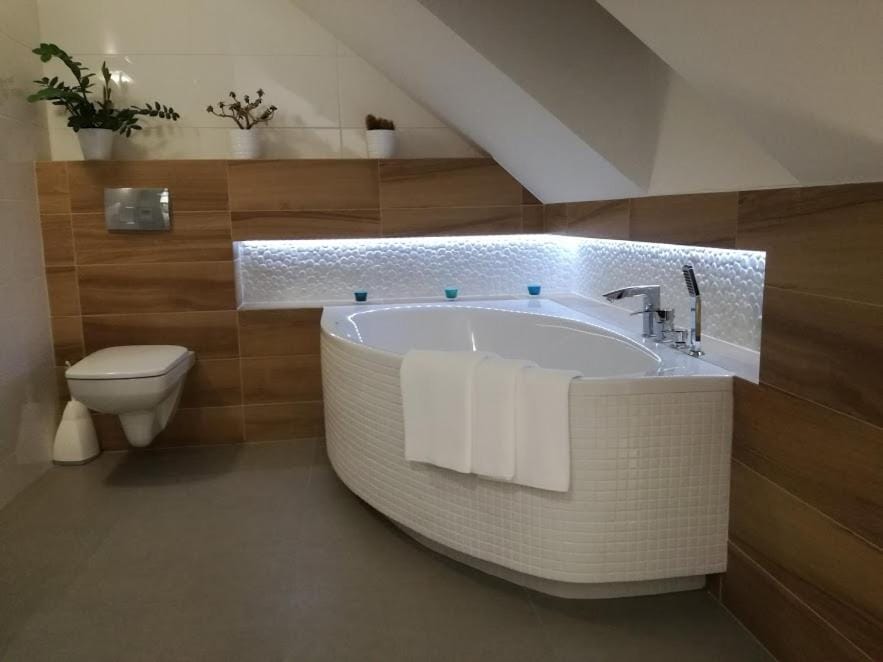 Bathroom, Bath
