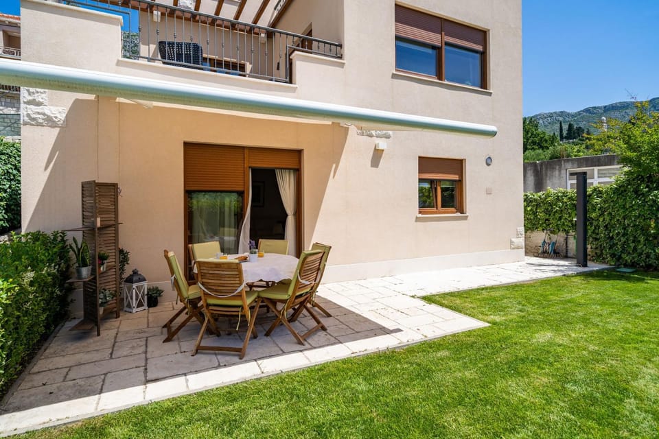 Property building, Balcony/Terrace