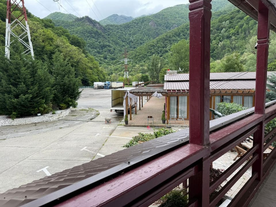 Cazare Kara Lotrișor Bed and Breakfast in Romania