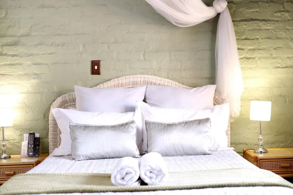 Bed, towels