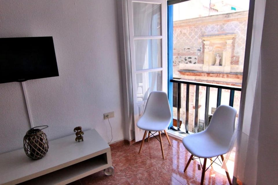 Precioso piso soleado, con vistas a monumento. Wfi Apartment in Almuñécar