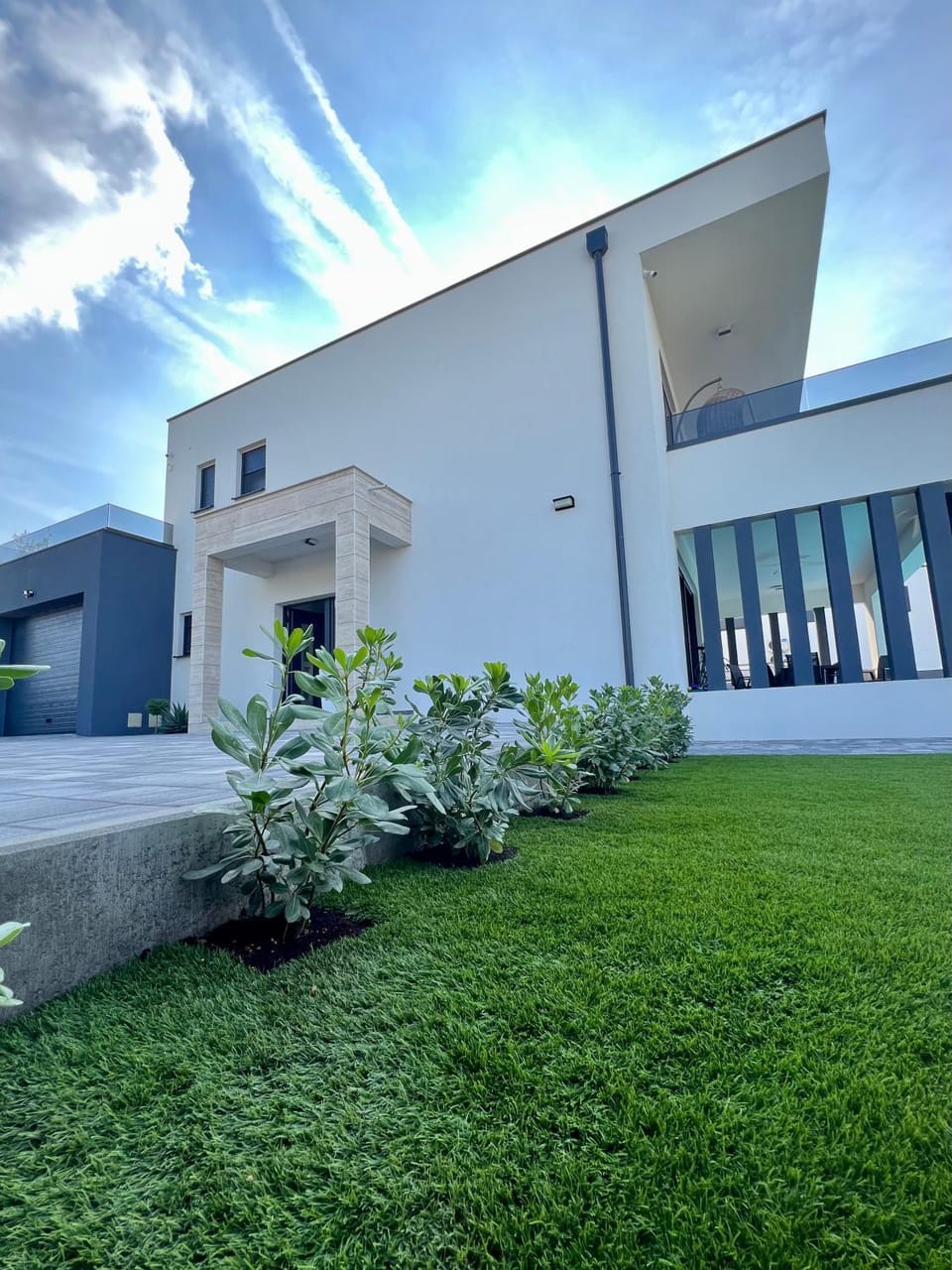 Property building, Day, Garden, Garden view