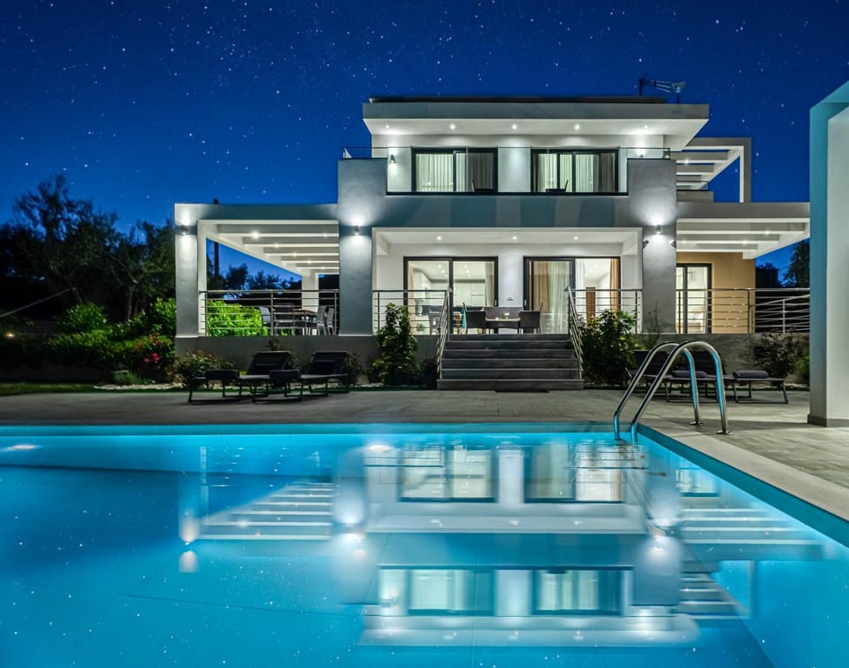 Property building, Patio, Night, BBQ facilities, BBQ facilities, View (from property/room), Garden view, Landmark view, Mountain view, Pool view, Swimming pool, Swimming pool, Swimming pool, Family, Family, sunbed