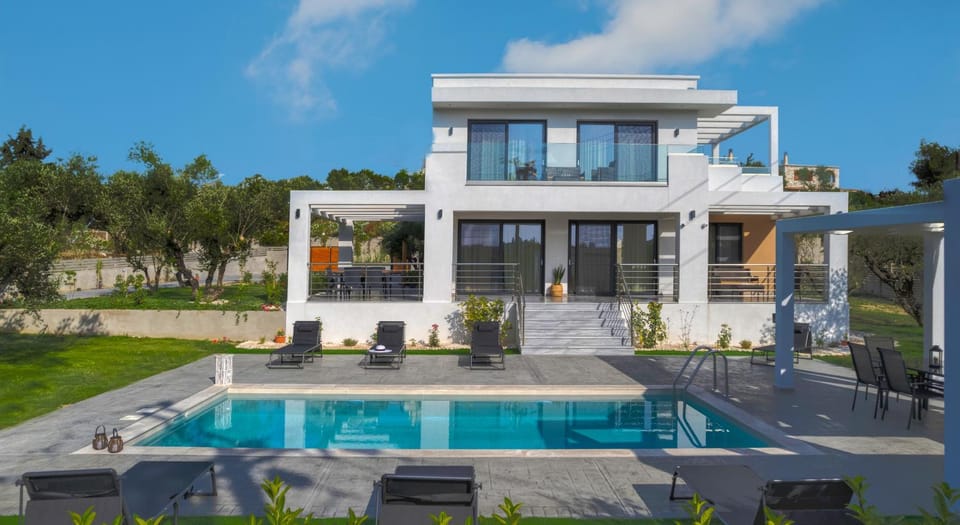 Property building, Swimming pool, Swimming pool