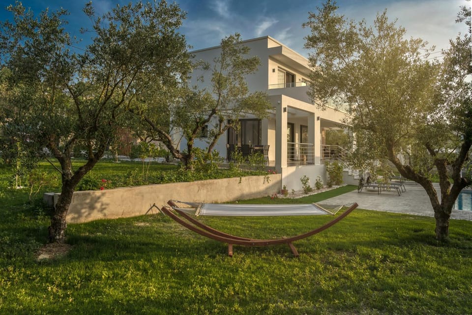 Property building, Garden