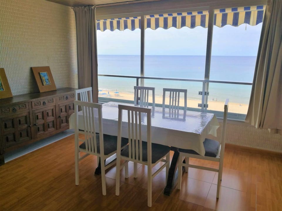 Primera linea de playa frente al mar Apartment in Benidorm