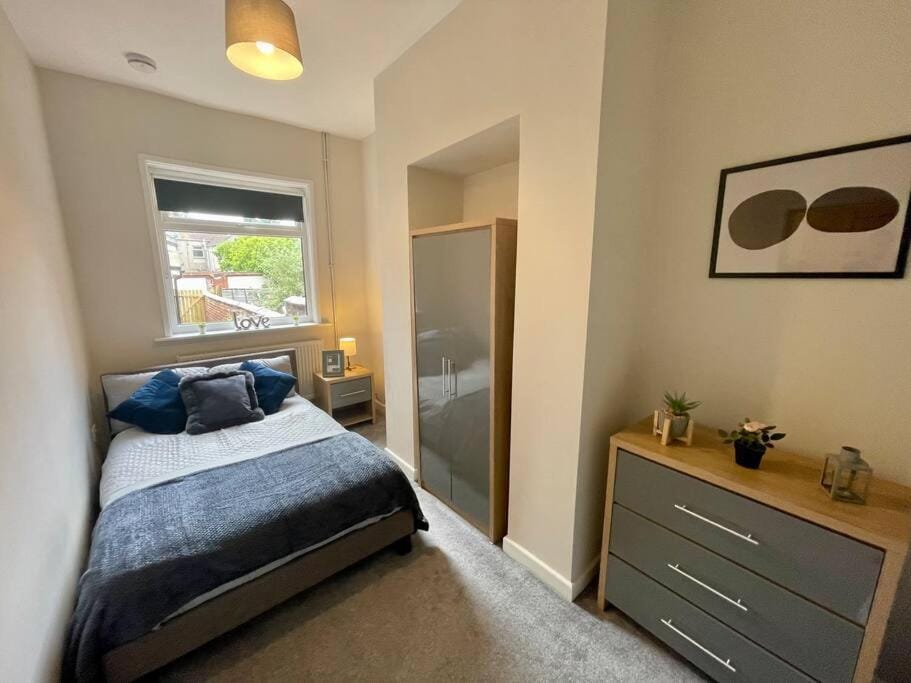 Western House - By Sigma Stays House in Crewe