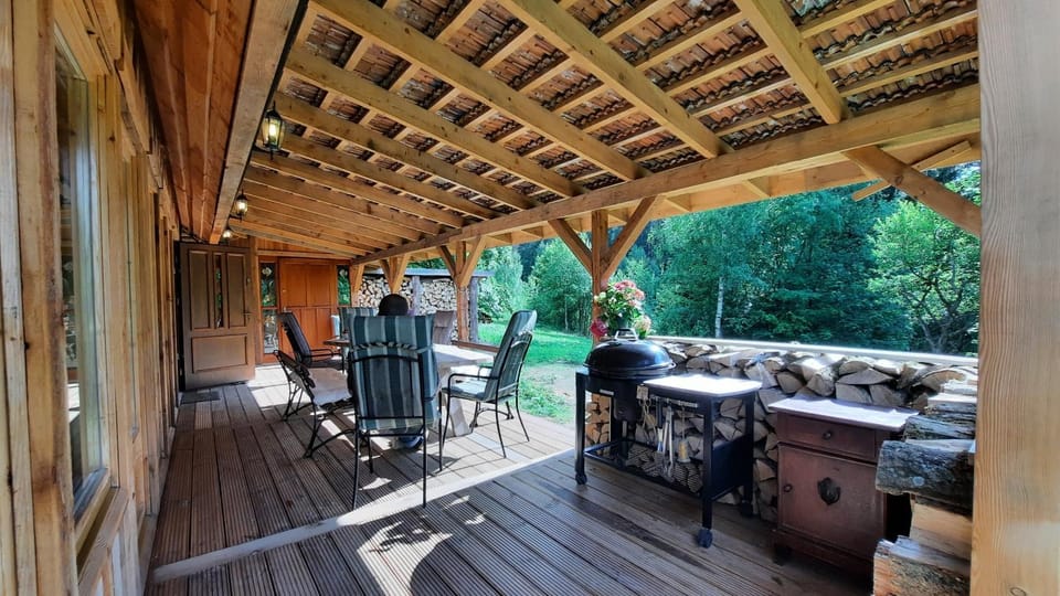 Patio, BBQ facilities