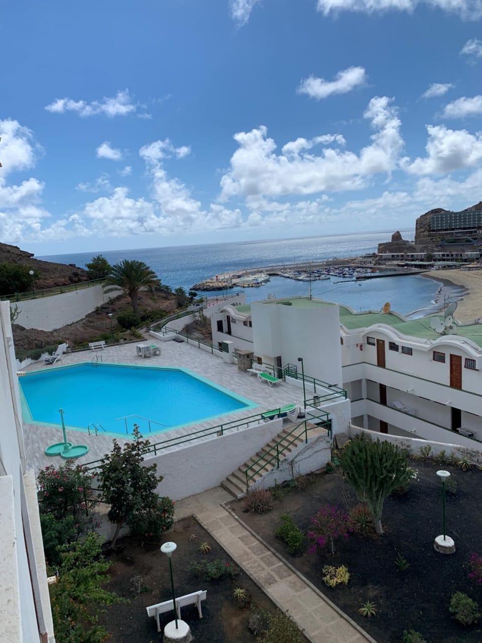 Property building, Day, Natural landscape, Pool view, Sea view, Swimming pool
