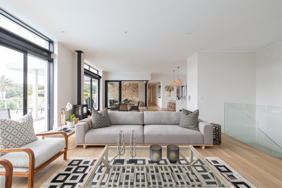 Lounge or bar, Seating area, Dining area