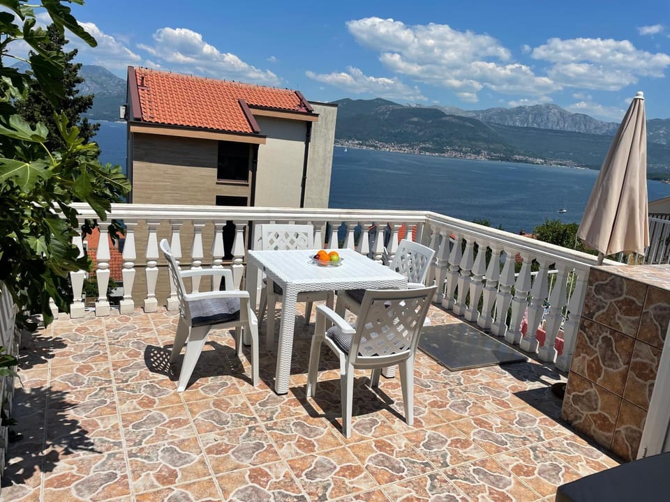 Sea View 1 Apartment in Kotor Municipality