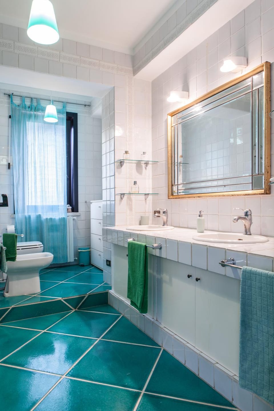 Shower, Toilet, Bathroom, Bath, towels