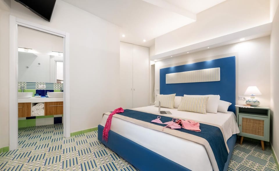 Bathroom, Bedroom, air conditioner