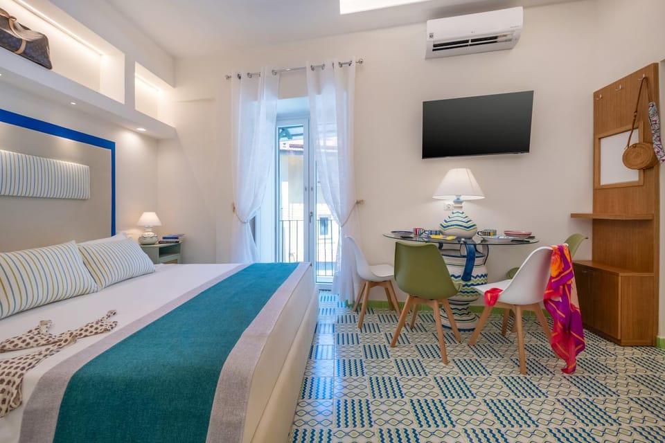 TV and multimedia, Bedroom, air conditioner
