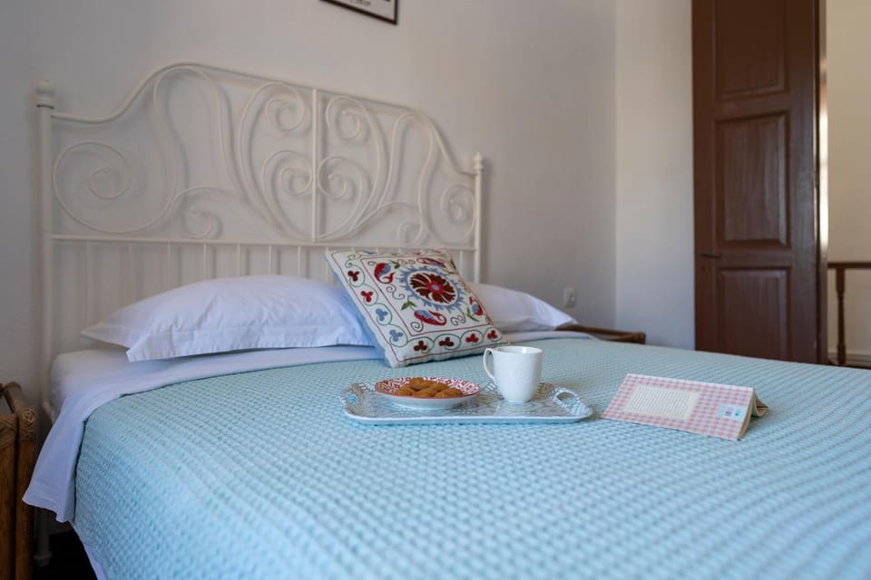 Bed, Bedroom, locker
