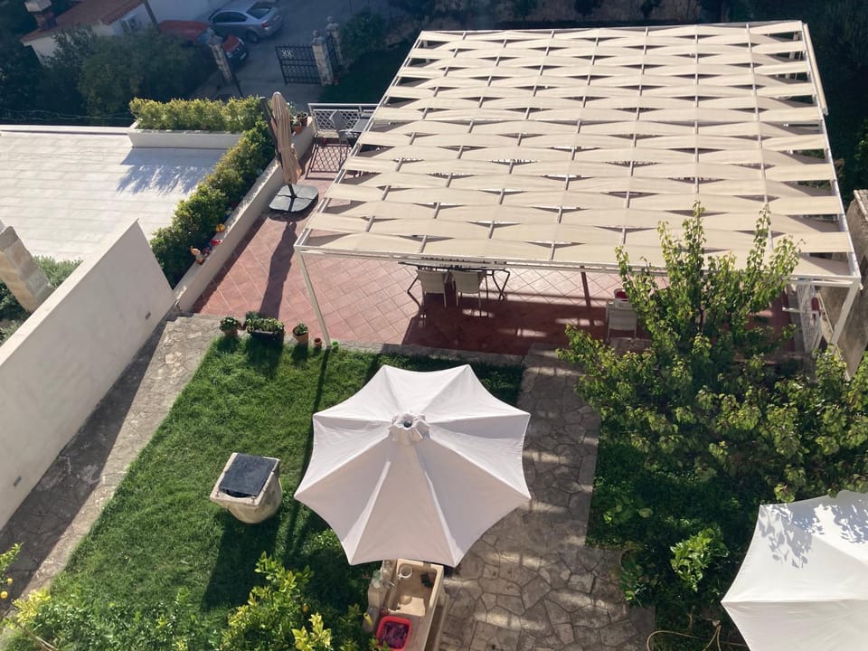 View (from property/room), Garden view, Inner courtyard view