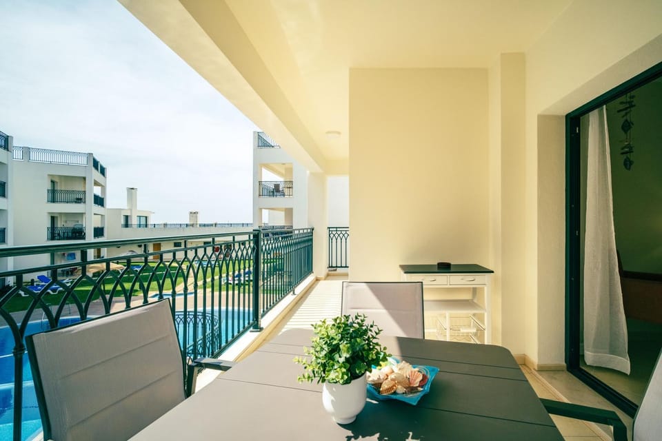 Balcony/Terrace, Dining area