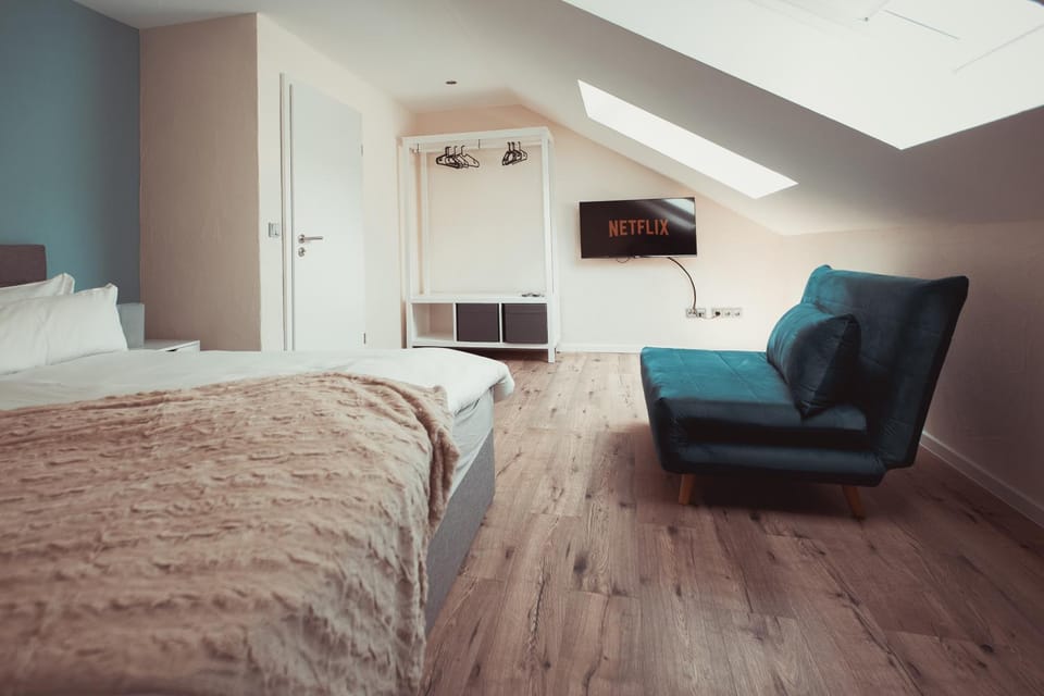 Photo of the whole room, Bedroom