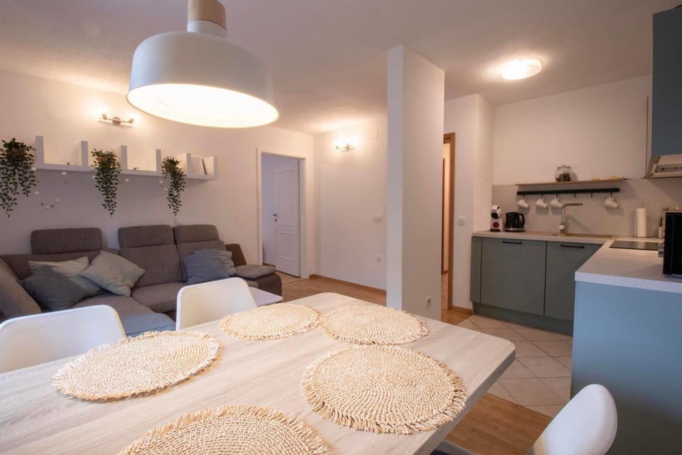 Living room, Dining area, kitchen