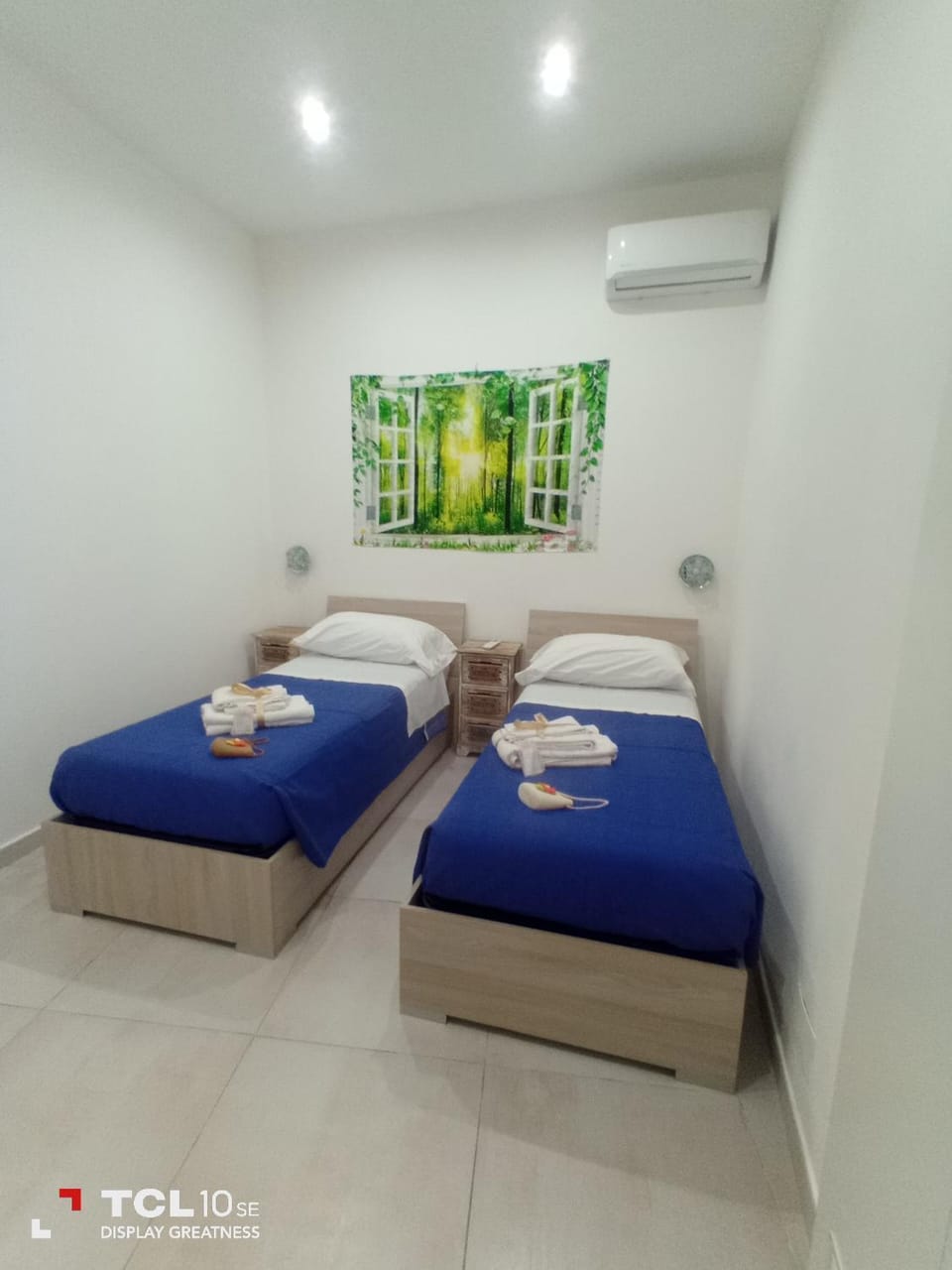 Bed, Photo of the whole room, Bedroom, towels, air conditioner