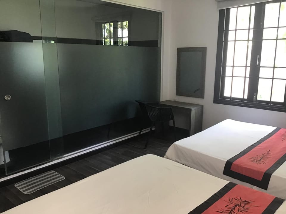 Photo of the whole room, Bedroom