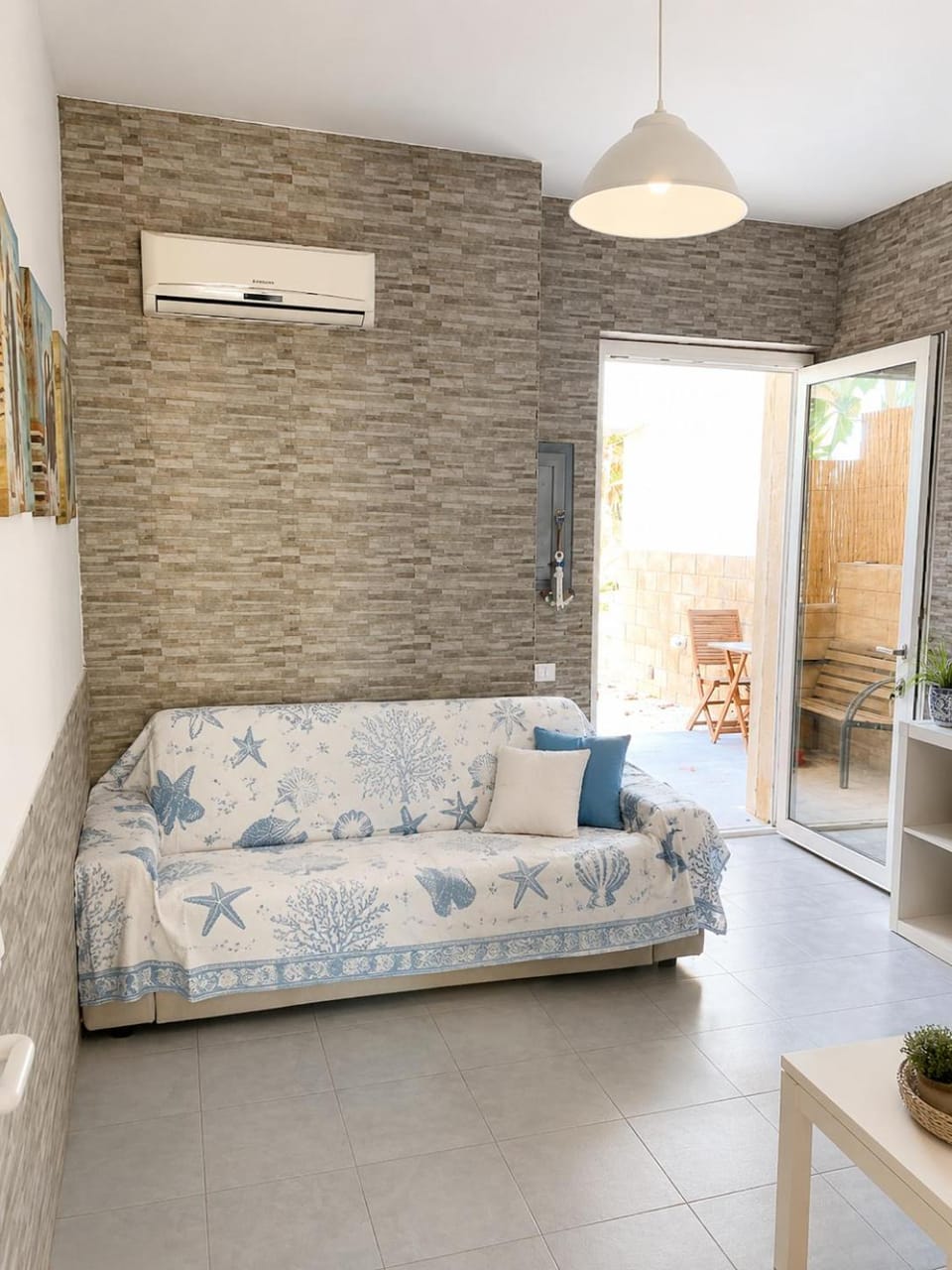 Day, Living room, Seating area, air conditioner