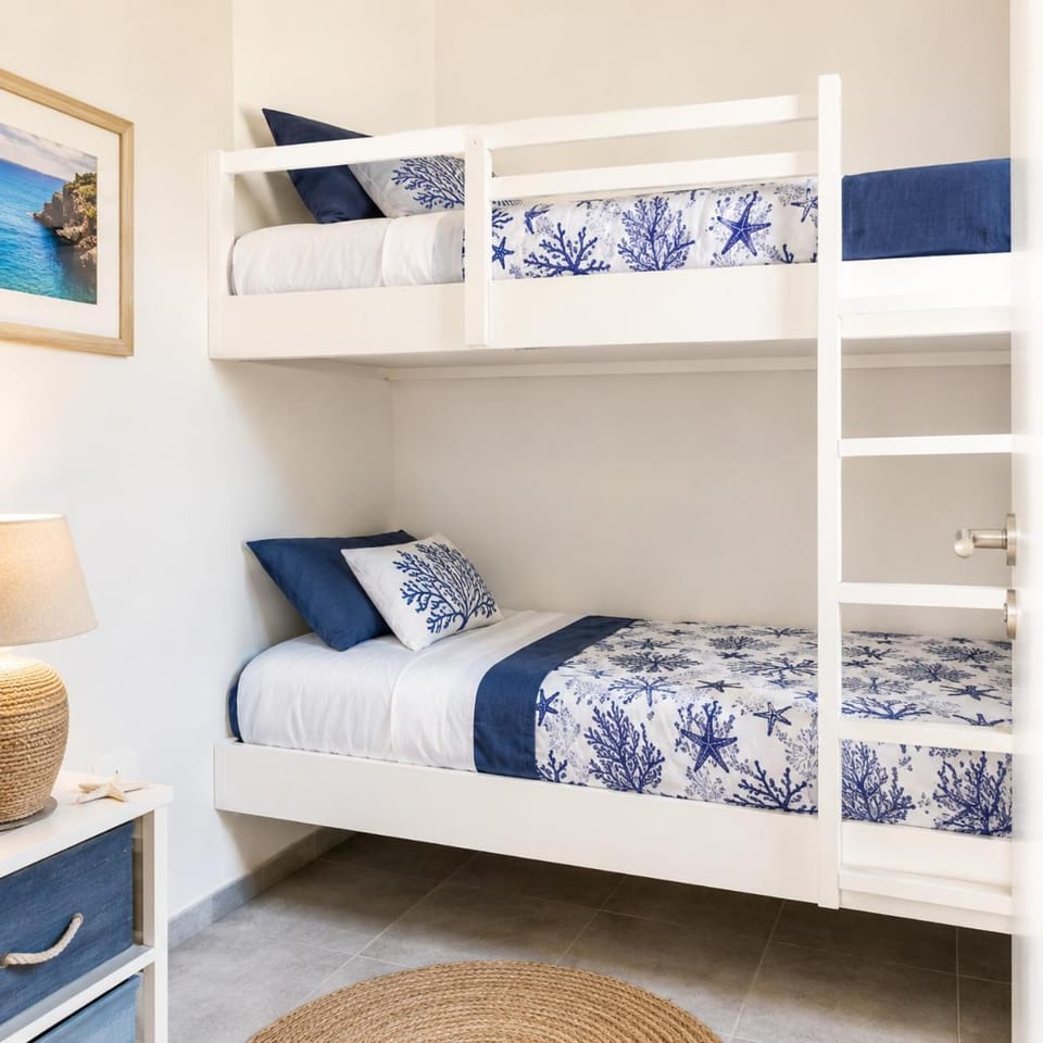 Bed, Photo of the whole room, Bedroom, bunk bed