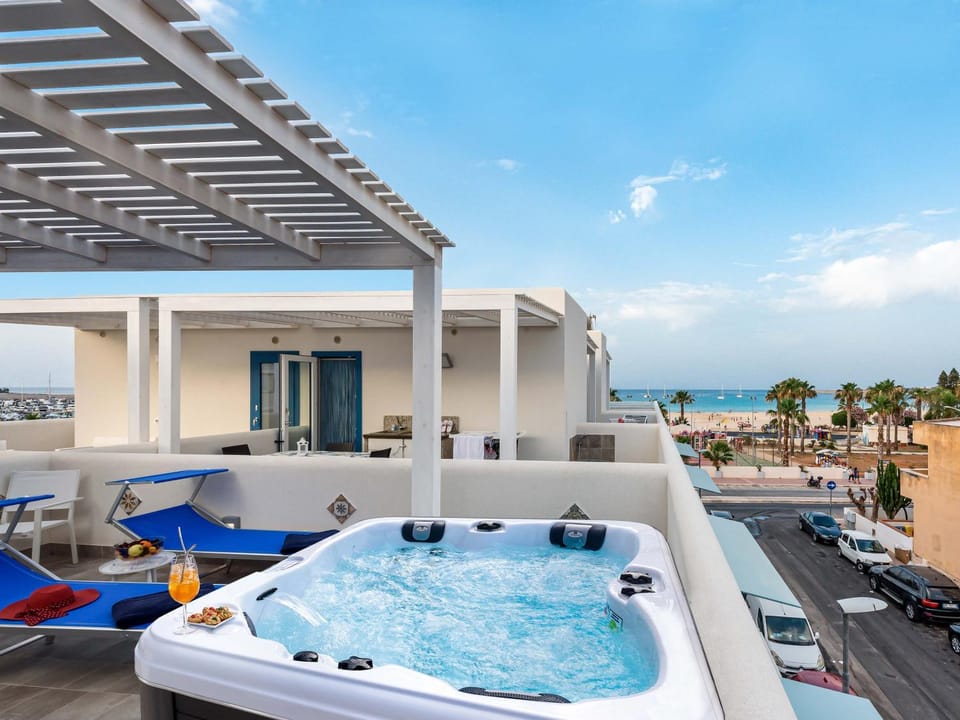 Property building, Swimming pool