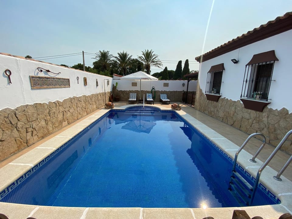 Swimming pool, Swimming pool