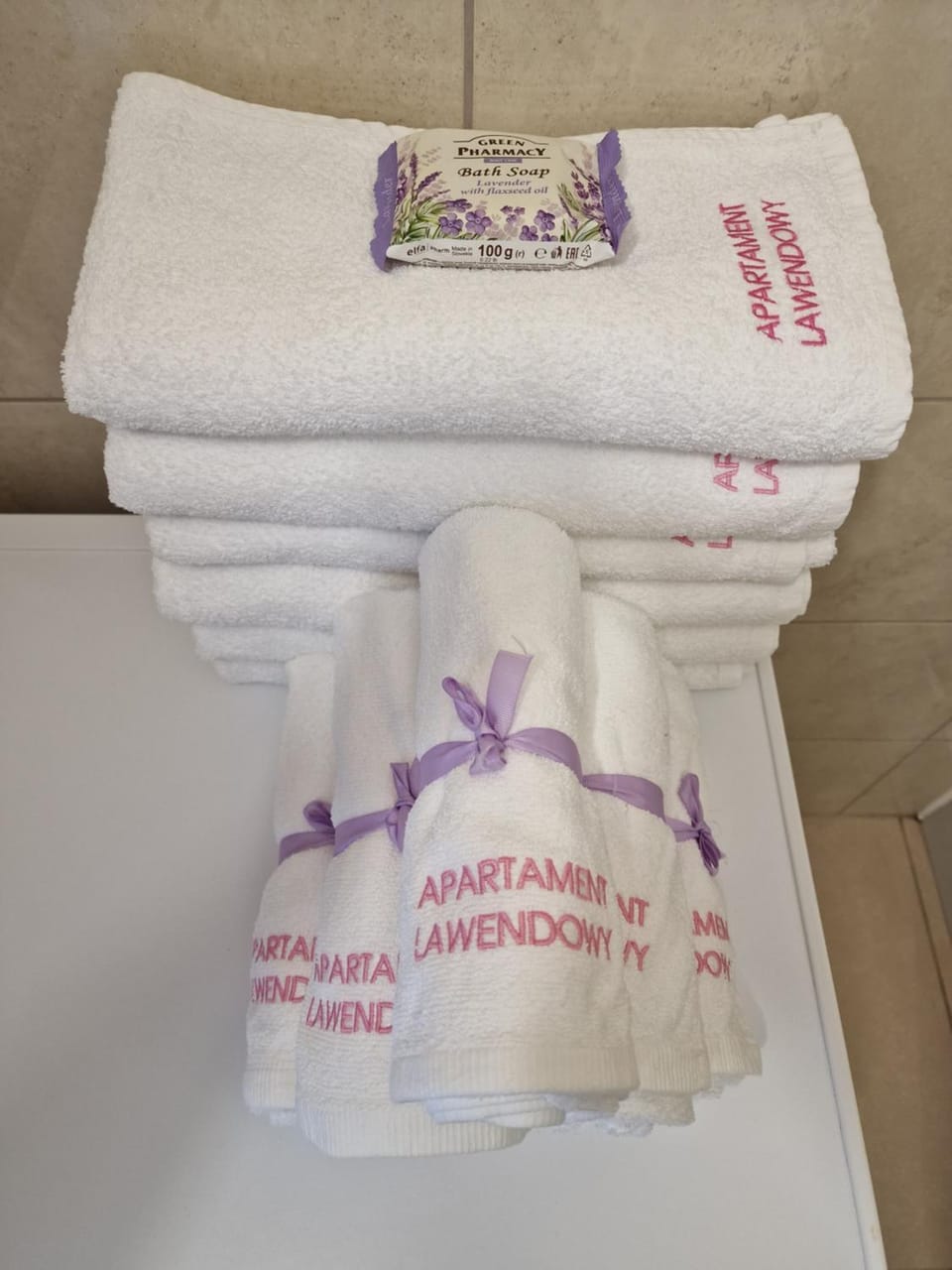 Bathroom, towels