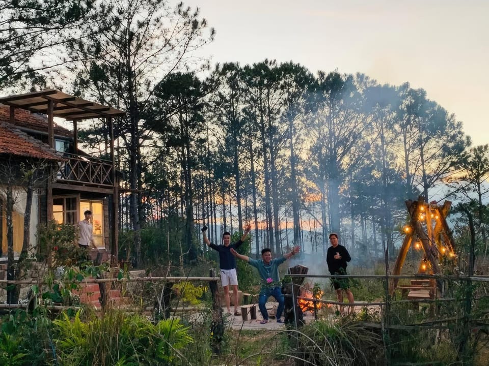 Property building, Spring, Day, People, Natural landscape, BBQ facilities, Garden, Garden view, Sunrise, Sunset, group of guests